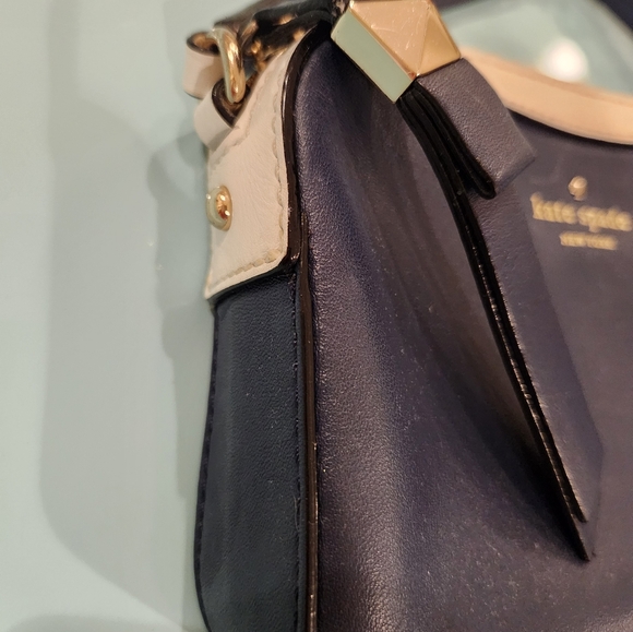 Kate Spade Navy and White Crossbody purse. SO Kate and cute! - Picture 4 of 12